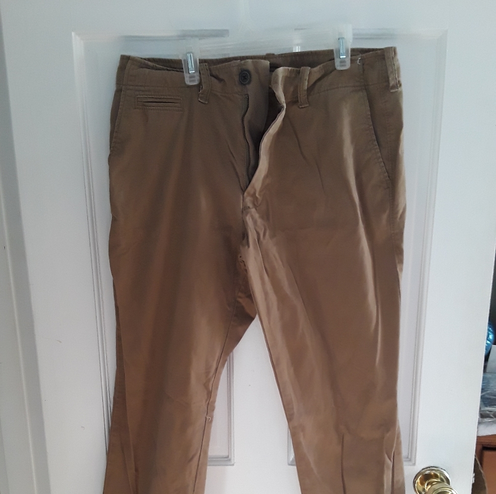 Mens Khakis Straight cut 32x32